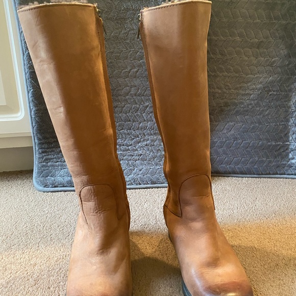 Ugg leather boots size 6 - Picture 3 of 12
